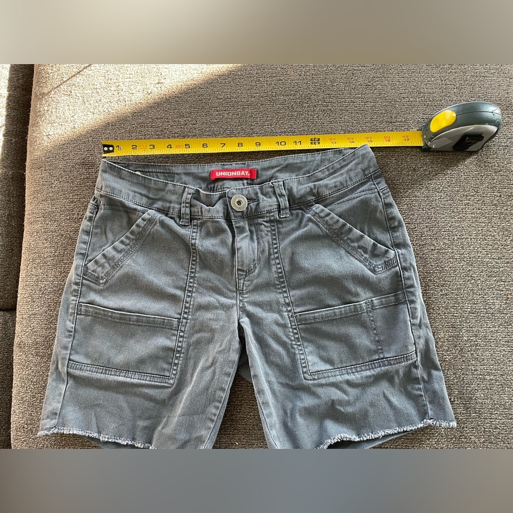 Woman’s size 9 shorts